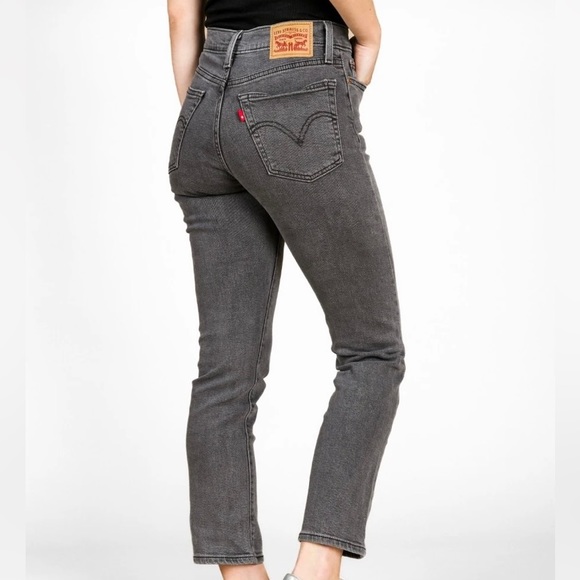 Levi Wedgie Straight Denim Jean Size 28 - Picture 2 of 12